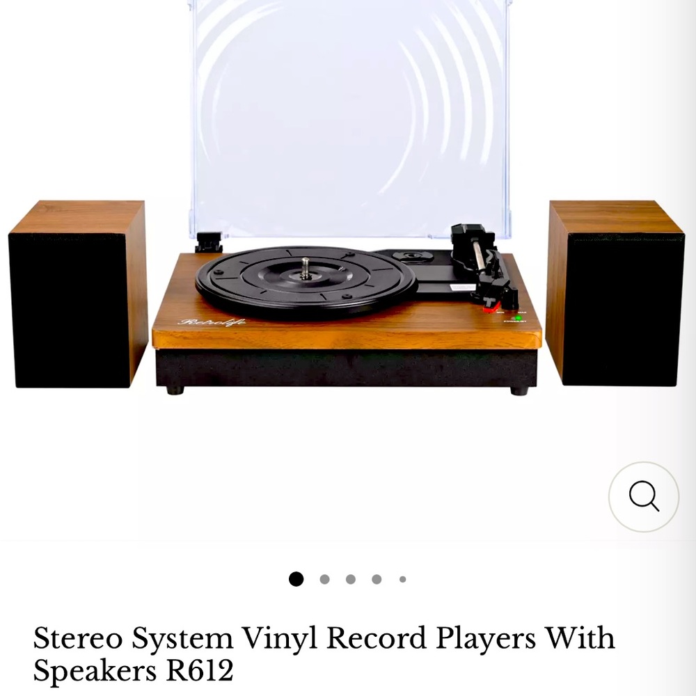 Retrolife turntable with speakers